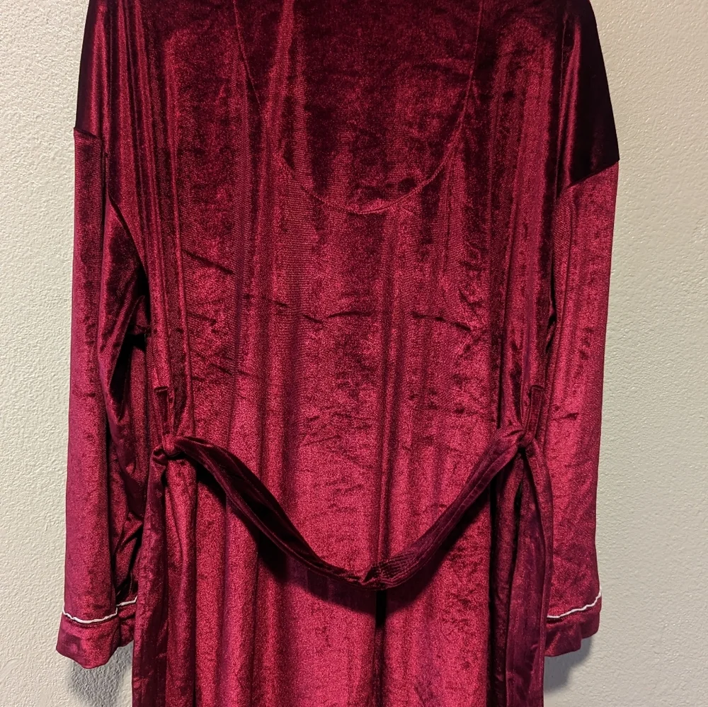 KIKIT Robe - Picture 4 of 7